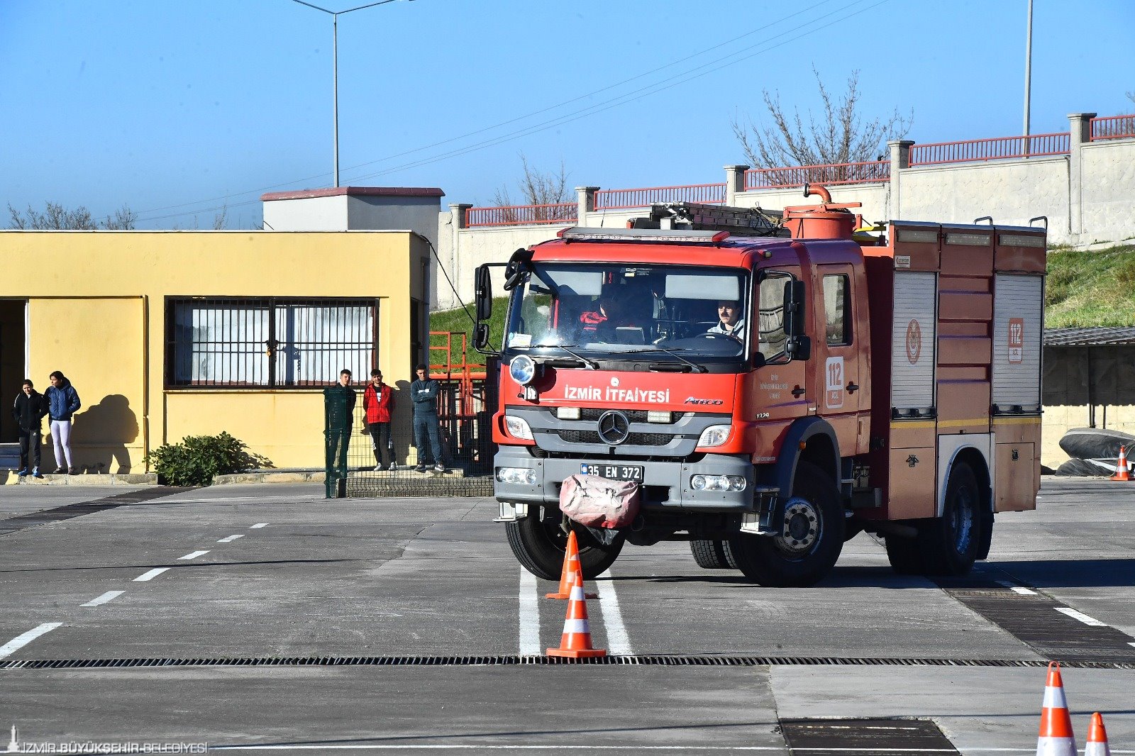 Bileklerinin hakkıyla itfaiyeci olacaklar