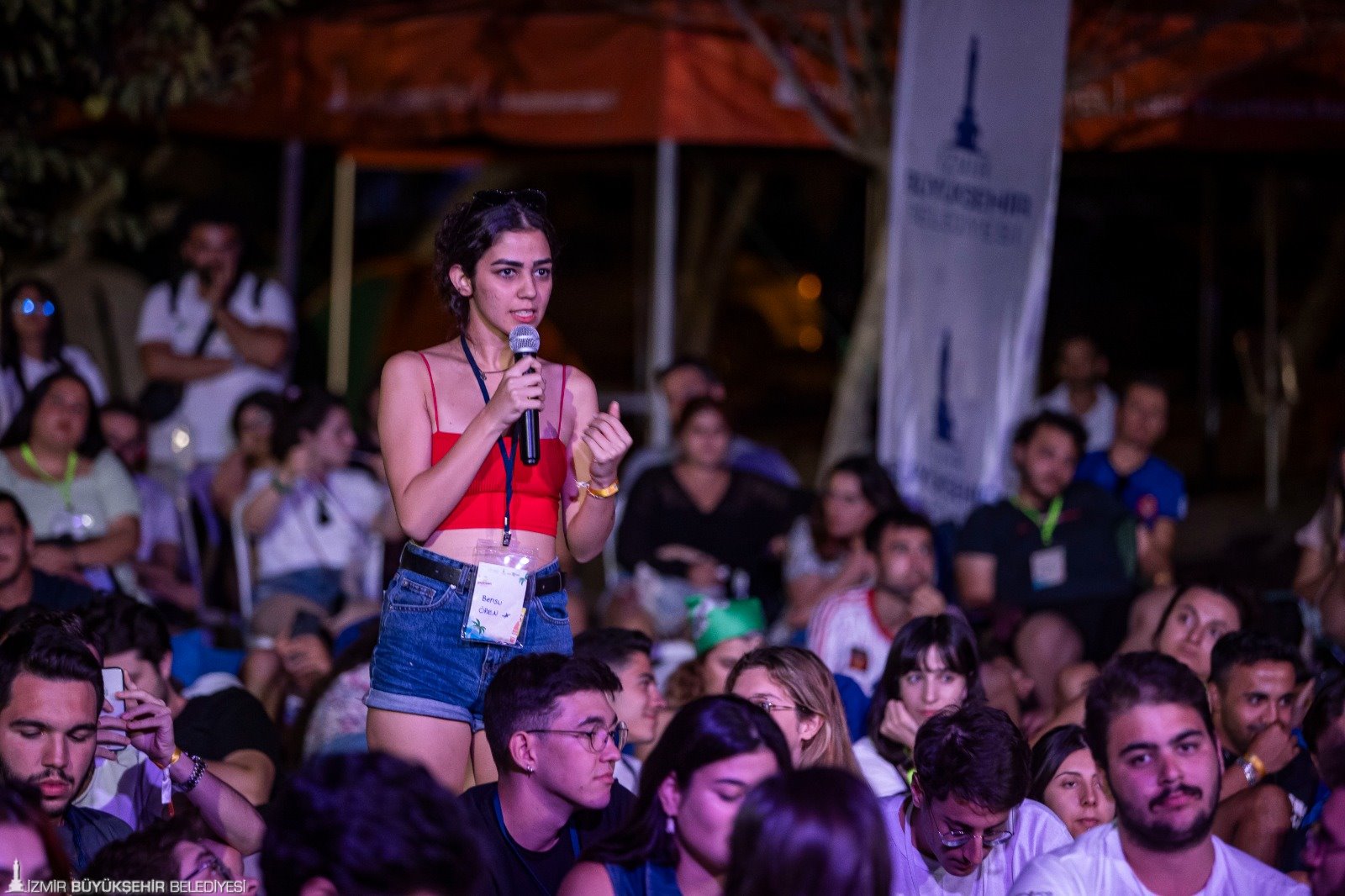 İzmir Büyükşehir Belediye Başkanı Tunç Soyer : Gençler siyasetten uzak durmayın