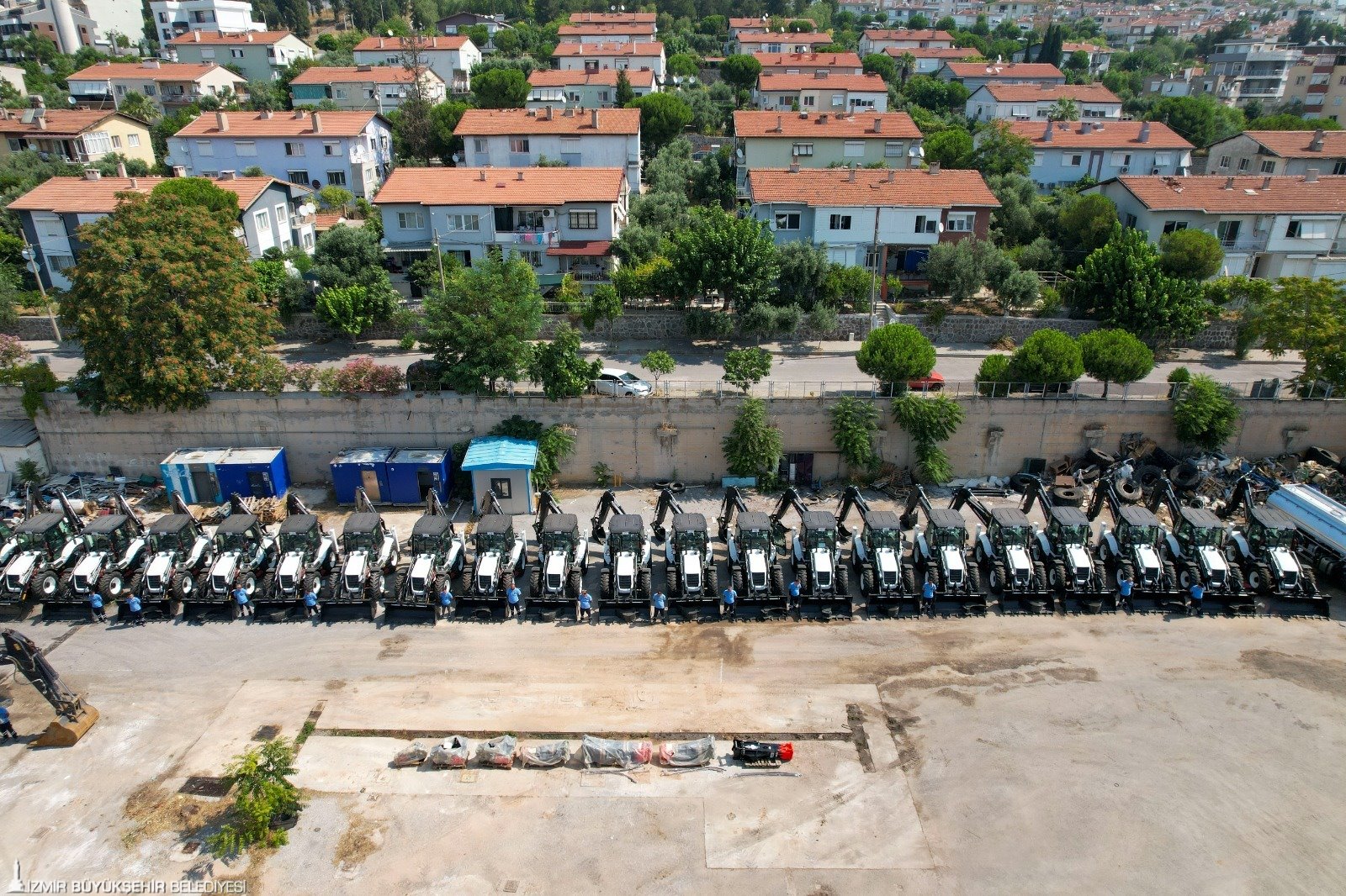 İZSU 98 yeni iş makinesiyle filosunu büyüttü