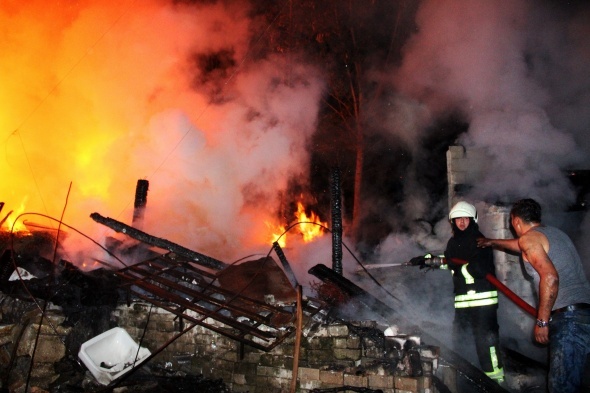 Çıkan yangından yayla evi küle döndü