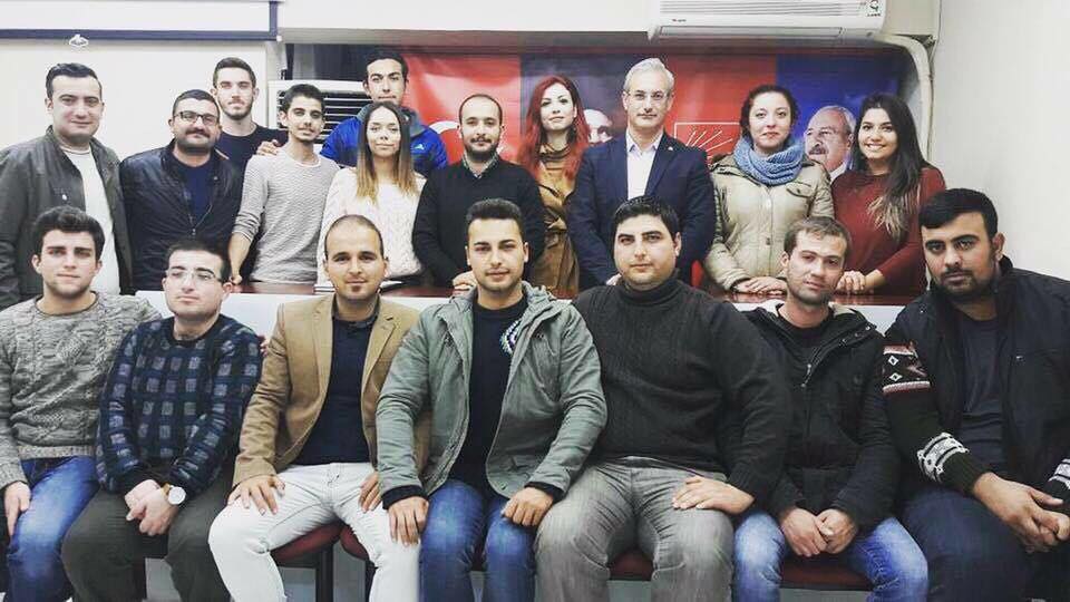 KARŞIYAKA GENÇLİĞİNİ SEVİNDİREN ADAY