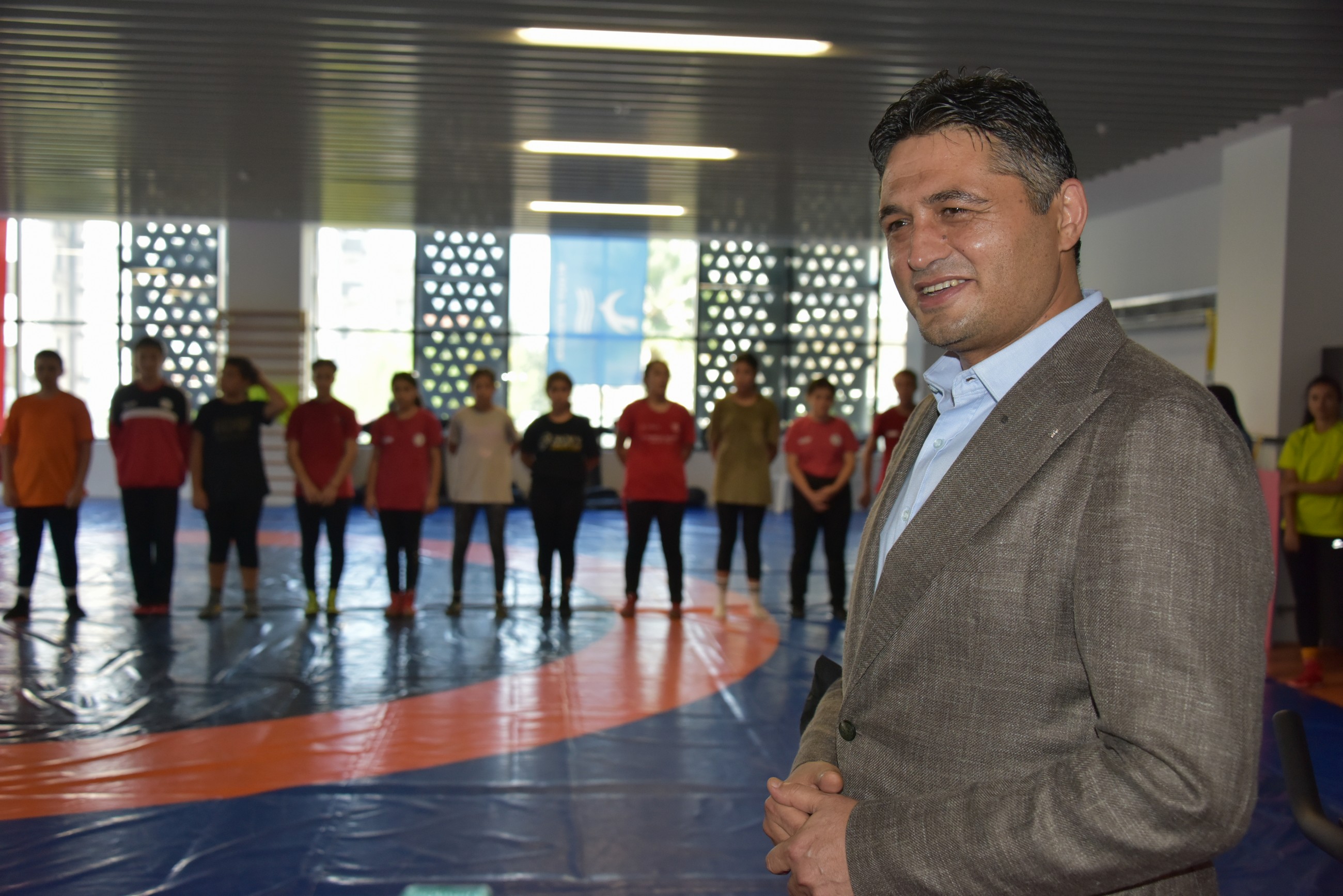 Güreşin Yıldız Milli Kızları Aliağa'da