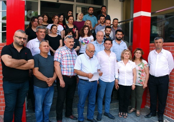 Seçime günler kala topluca istifa ettiler!