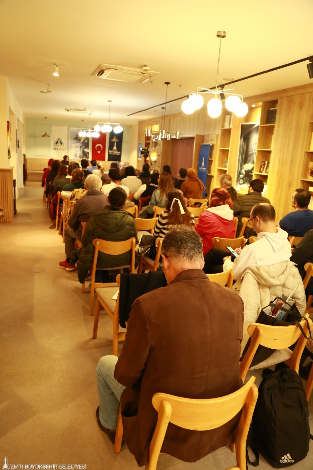 100. Yıl Kitap Kulübü’nün ilk konukları Zeynep Oral ve Gülce Başer oldu