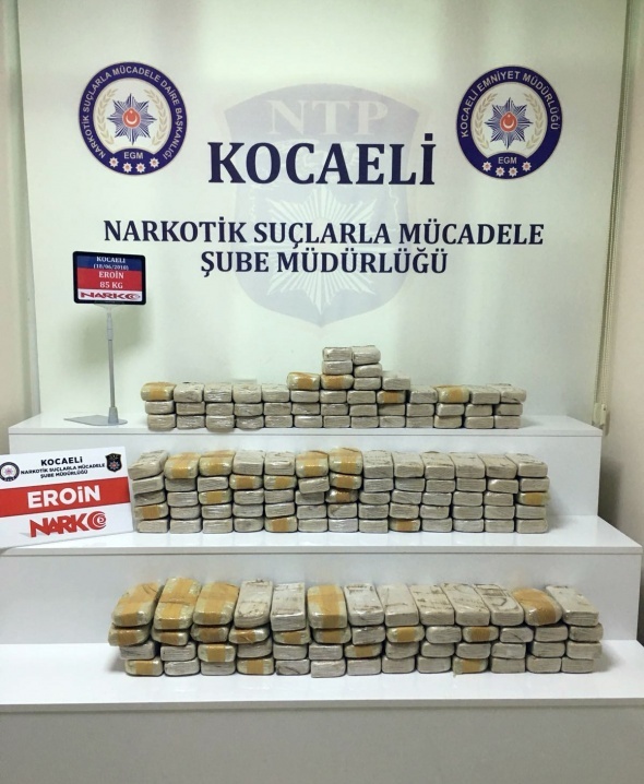 İran plakalı lüks cipin bagajından çıktı! Şok görüntüler..