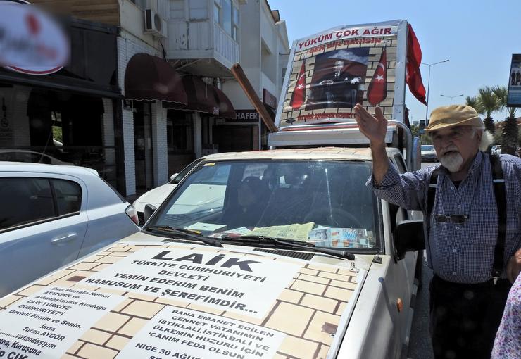 "Ata'ya Selam" etkinliğinde dikkat çeken araç