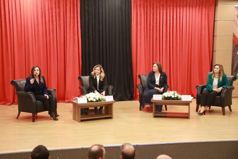 Başkan Sengel Çiğli’de kadının siyasetteki yerini anlattı