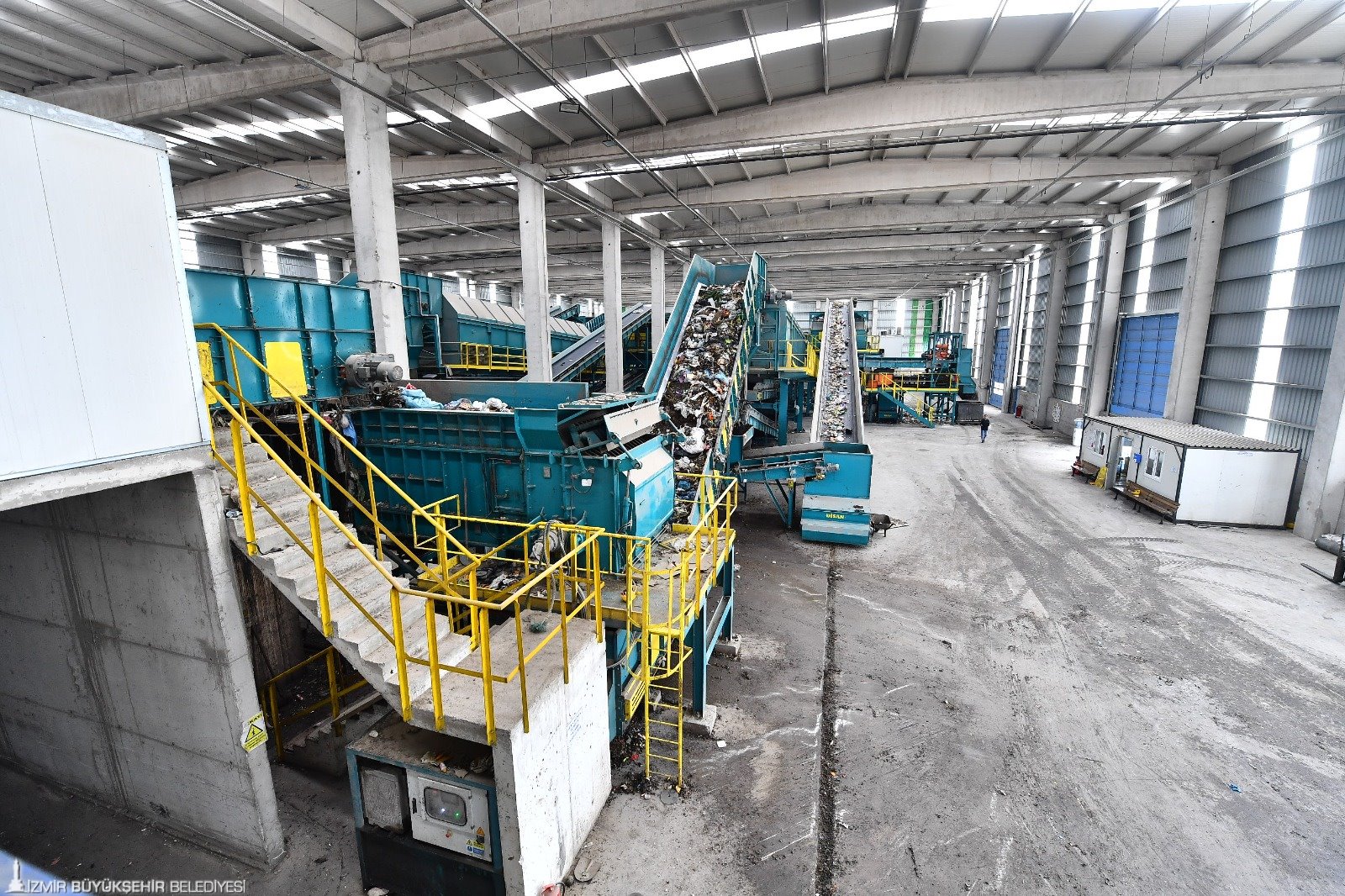 İzmir’in çöpünden hem elektrik hem de yakıt elde ediliyor