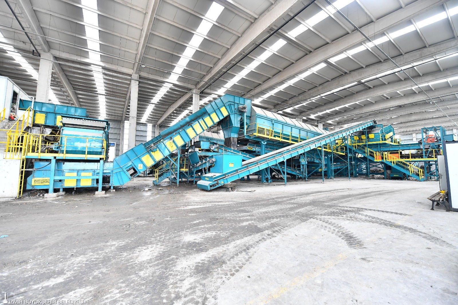 İzmir’in çöpünden hem elektrik hem de yakıt elde ediliyor