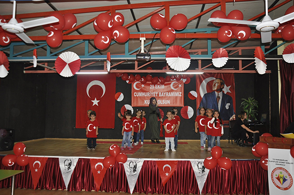 MİNİKLERDE 29 EKİM COŞKUSU