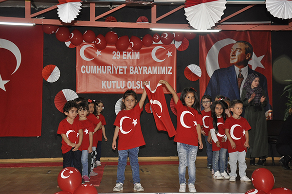 MİNİKLERDE 29 EKİM COŞKUSU