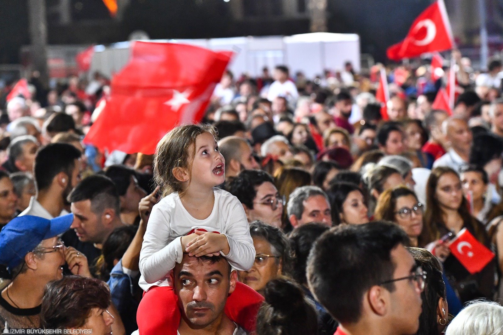 İzmir Cumhuriyet kutlamalarıyla adını tarihe yazdı