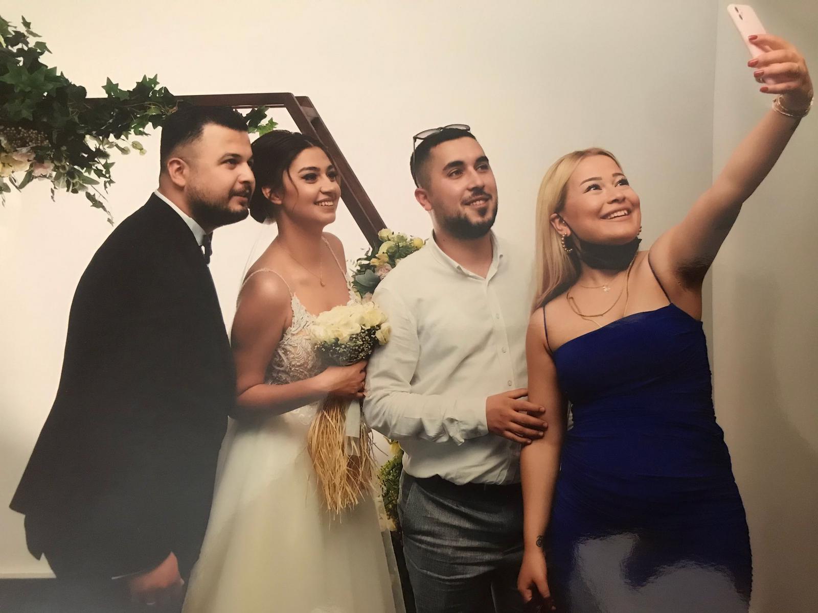 DÜNYAEVİNE GİRDİLER