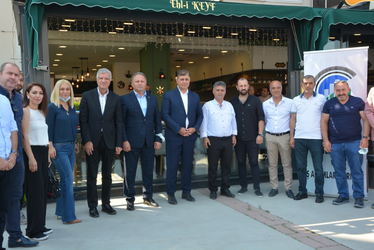 İzmirli  Müteahhitler Sorunların Çözümü İçin Buluştu