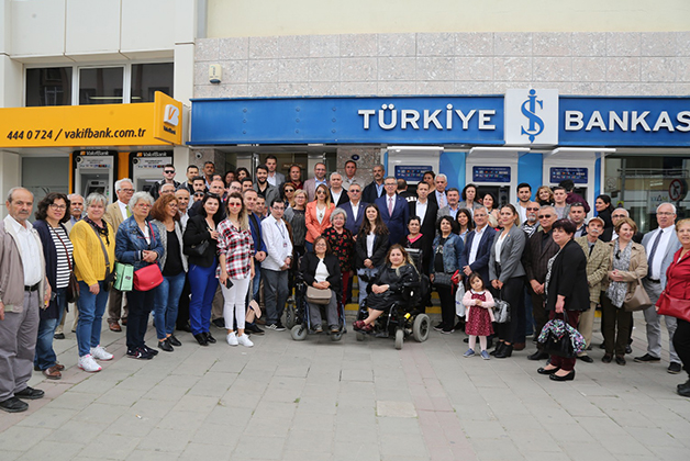 CHP Örgütleri İmamoğlu için sıraya girdi: İzmir'den bağış yağmuru!