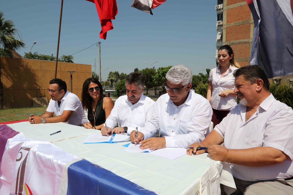 Bayraklı'da toplu sözleşme sevinci