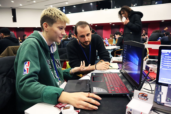 48 saat uyumadılar, 35 oyun geliştirdiler