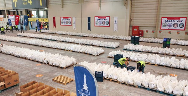 Biz Varız kampanyasında 85 bin gıda kolisi dağıtıldı