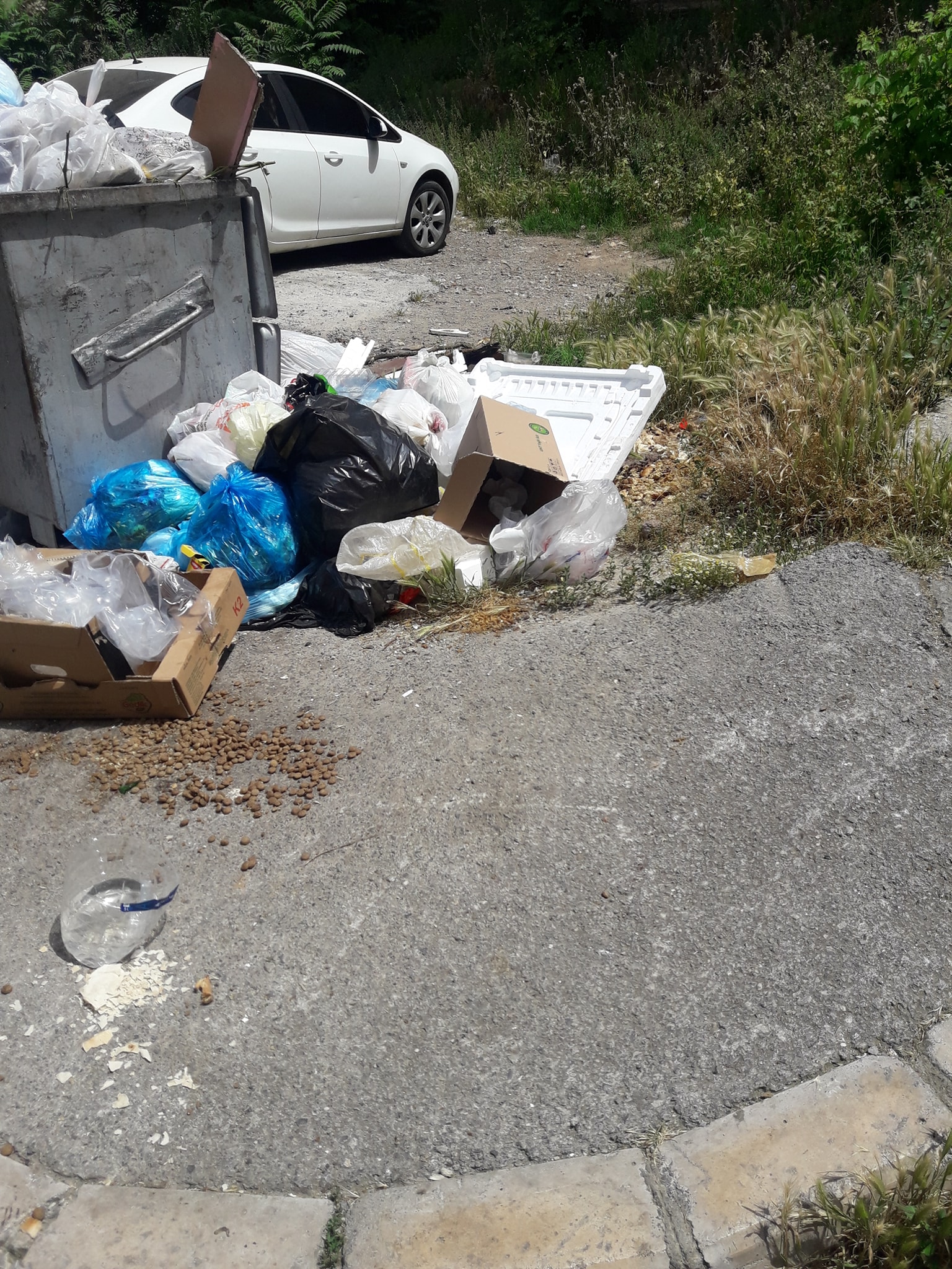 Konak'ta çöp sıkıntısı bitmek bilmiyor…