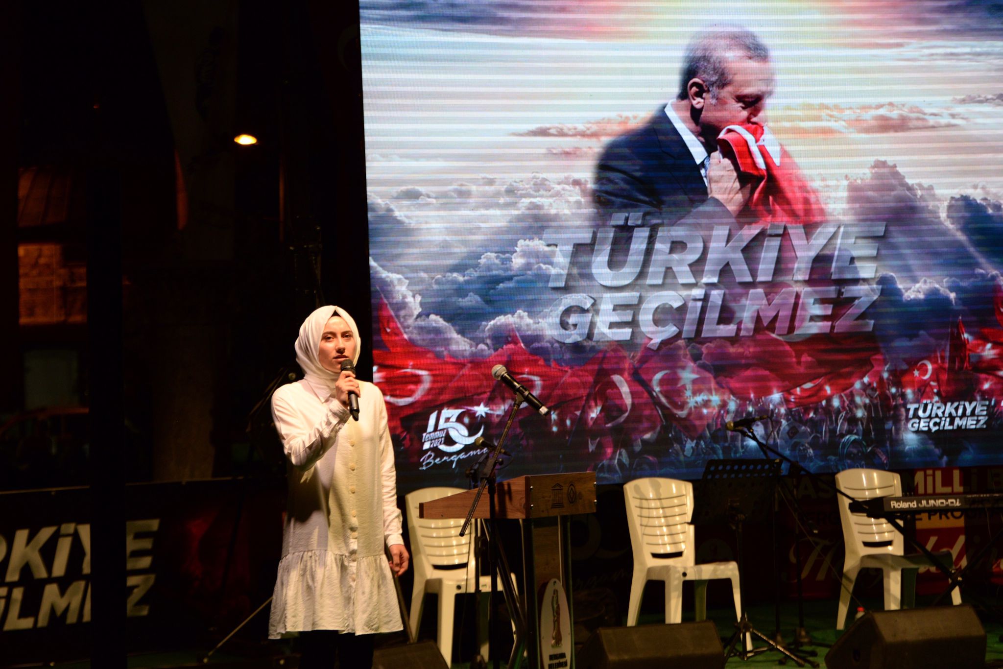 15 Temmuz Ruhu Bergama’da ilahiler, Kasideler ve Dualarla anıldı