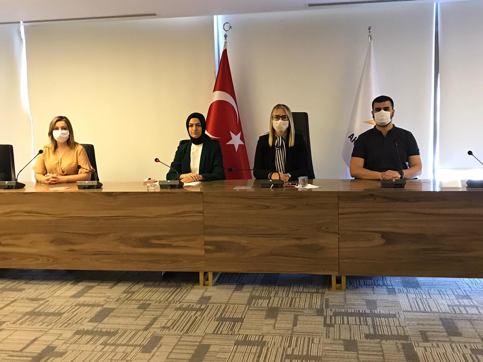 İzmirli AK Kadınlardan Dilipak’a suç duyurusu