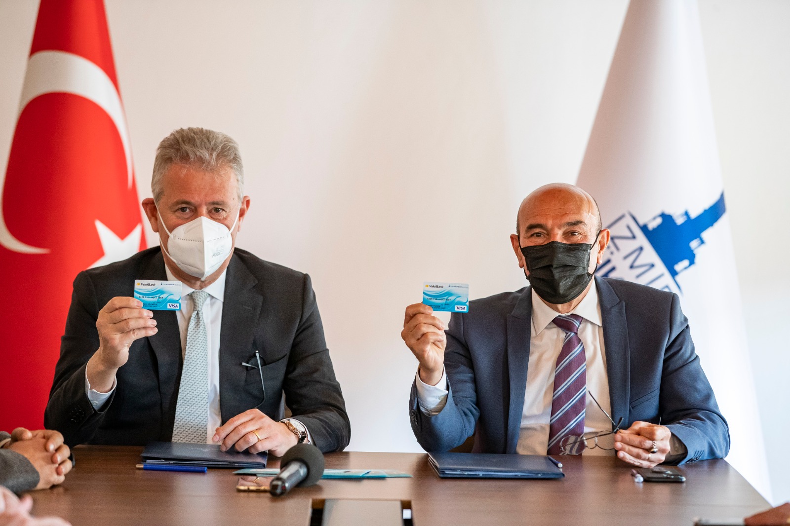 İzmir’de kırtasiyecilere Büyükşehir desteği