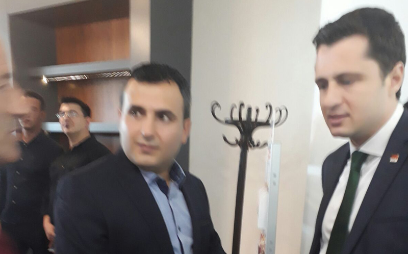 Havaalanında pazaryeri krizi; Kılıçdaroğlu'nun gözü önünde bunlar yaşandı