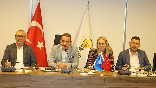 AK Parti’de İlçe Başkanları toplantısında önemli kararlar alındı
