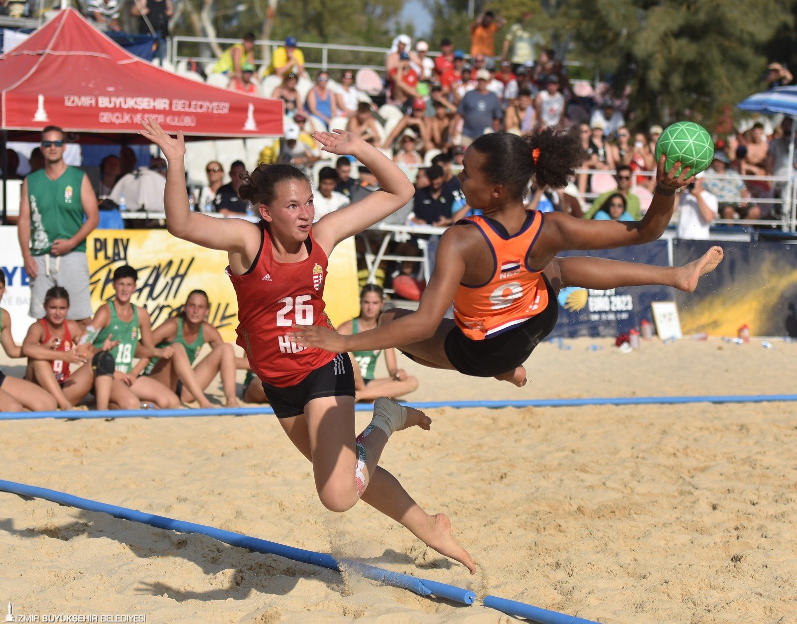 Zafer Macaristan ve Hollanda'nın