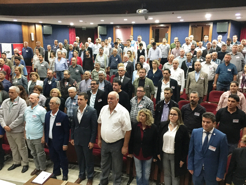 Yücel'den sert parti içi mesajlar