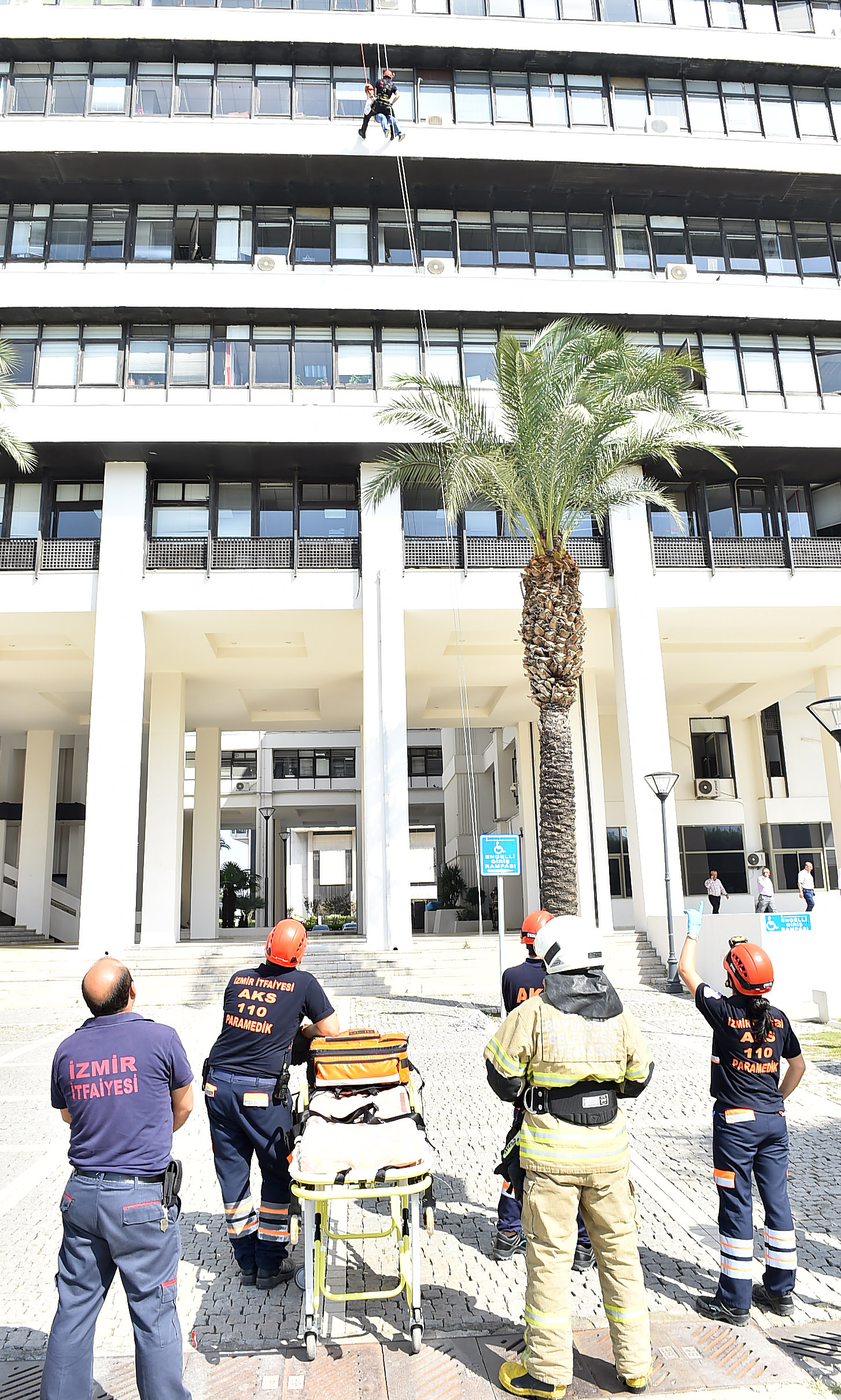 İtfaiyeden nefes kesen tatbikat