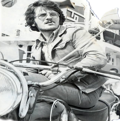 Yaşadıkları ve yaptıkları normal birilerinin yarım asra sığdırabileceği şeyler değildi....