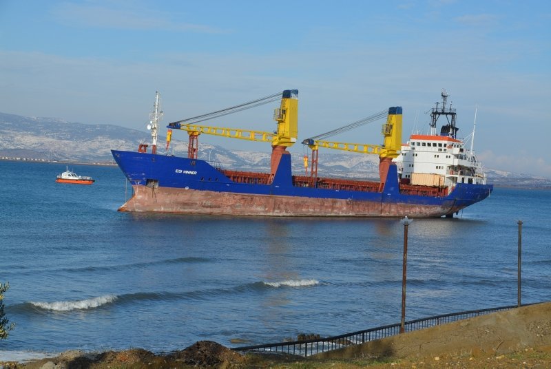 İzmir’in 'hayalet gemileri' ekonomiye katkı sağlıyor