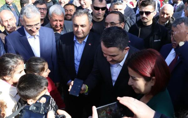 Bakan Pakdemirli İzmir'de önemli açıklamalarda bulundu