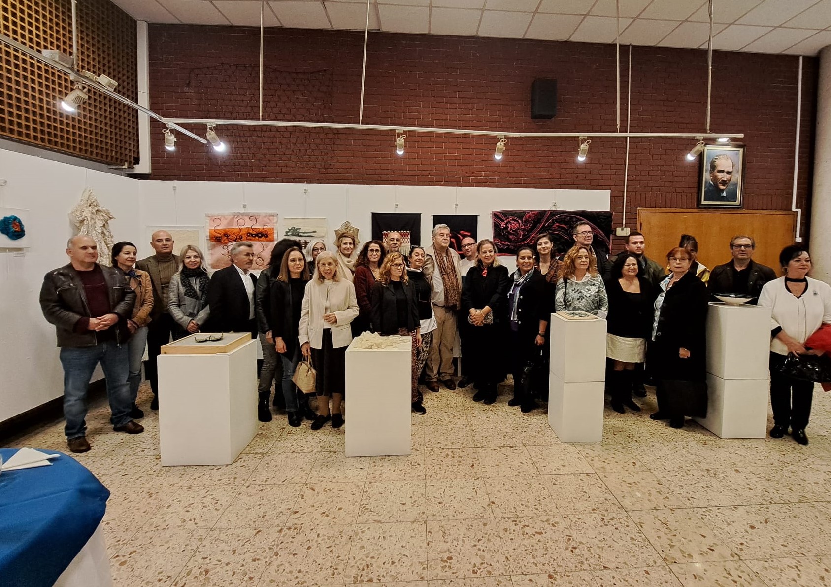 Deü’lü Akademisyenlerin “Bellek” Sergisi Cumhuriyet’e Adandı