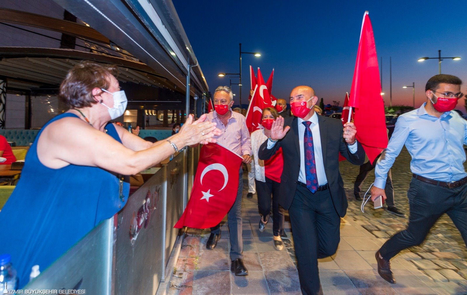 Başkan Soyer, Zafer Bayramı Korteji'ne katıldı