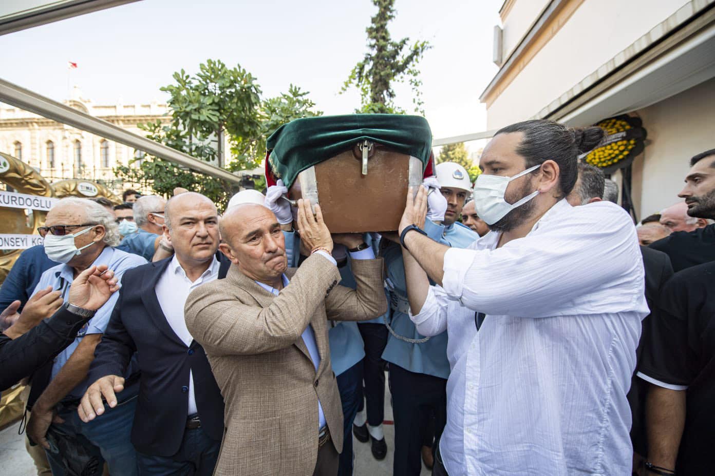 Adnan Akyarlı'ya son görev... Gözyaşları ile uğurlandı!