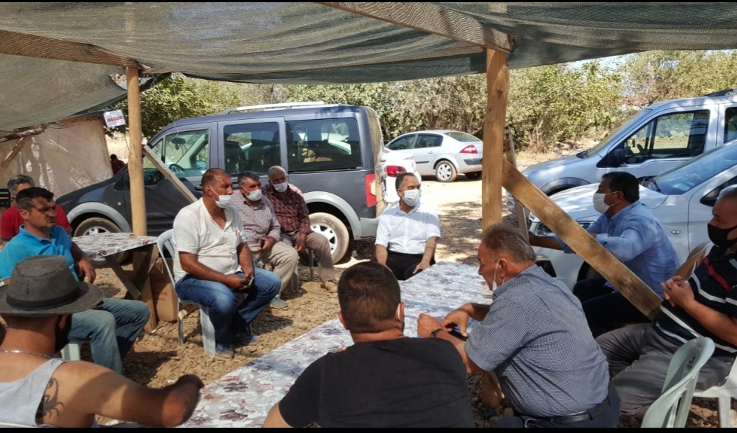 Bakan Danışmanı Özçeri'den Kurbanlık satıcılarına ziyaret