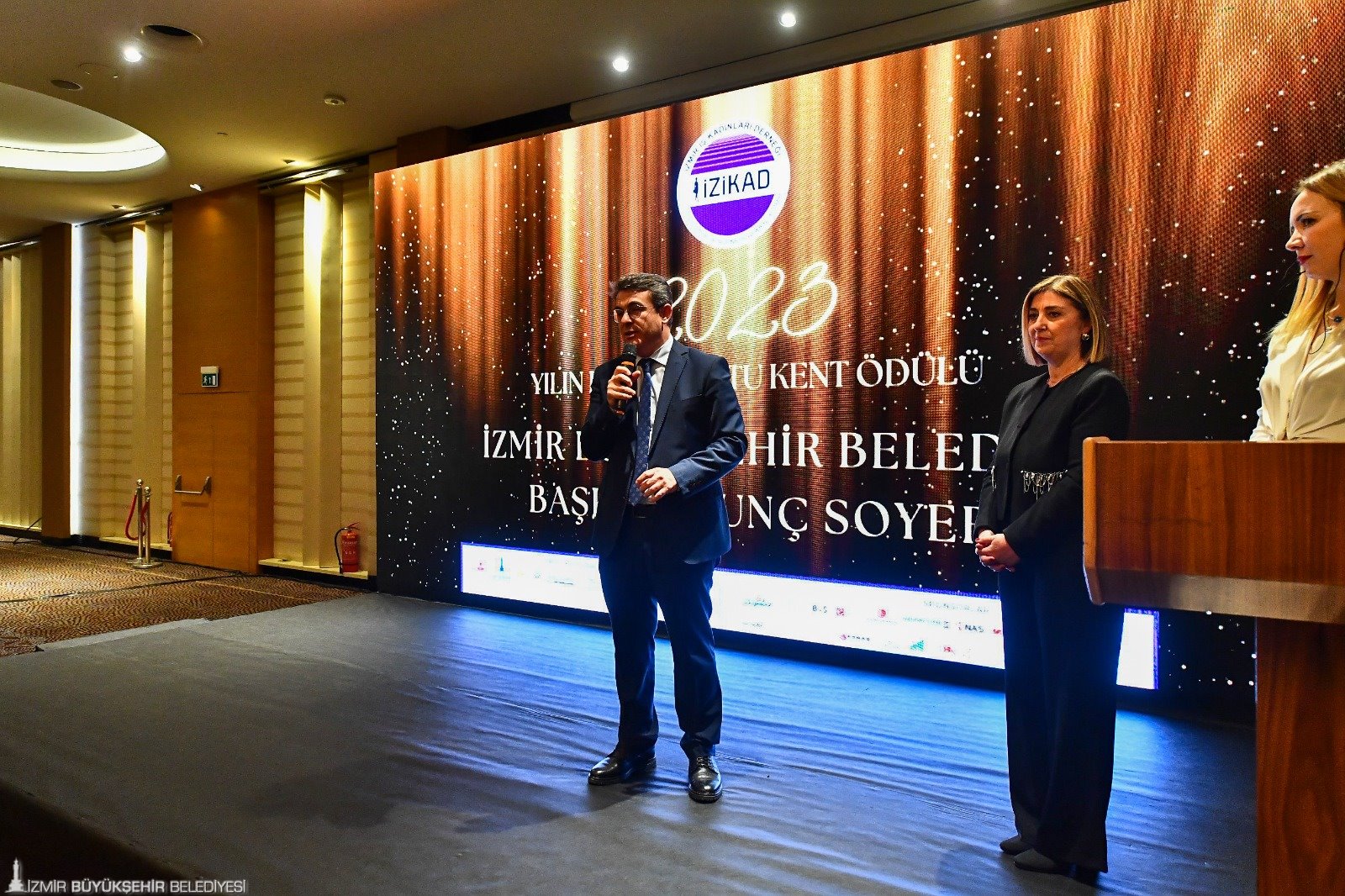 İzmir’e “Kadın Dostu Kent” ödülü