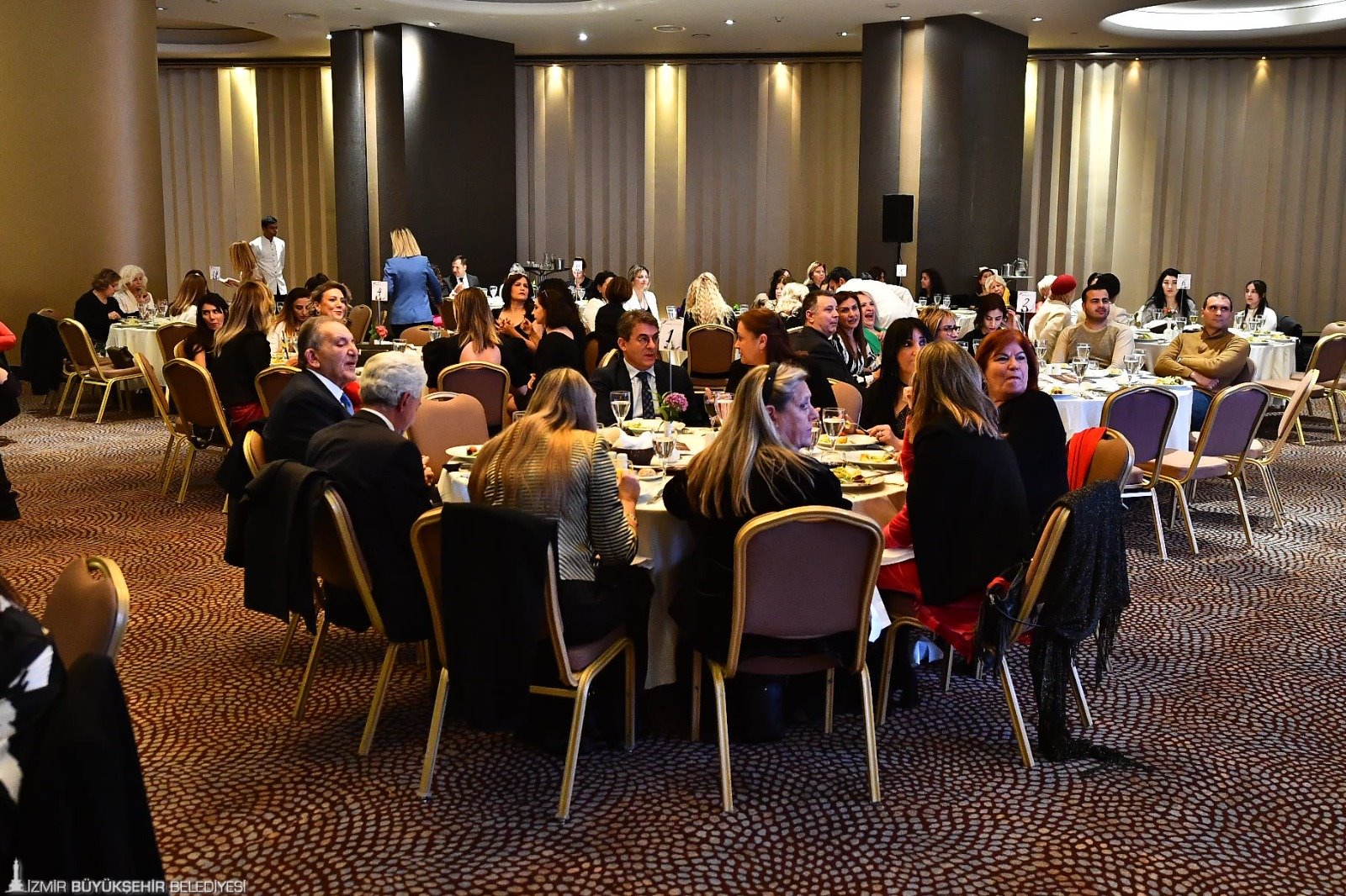 İzmir’e “Kadın Dostu Kent” ödülü