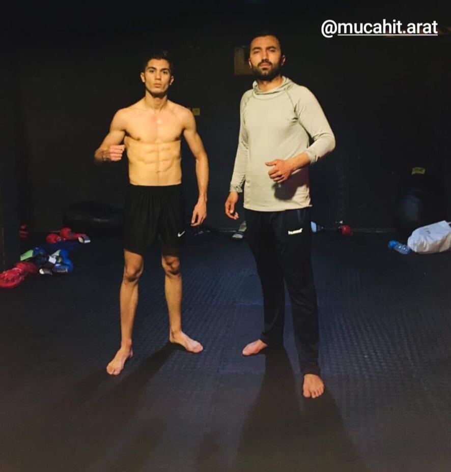 İzmir'de kick-boks şöleni