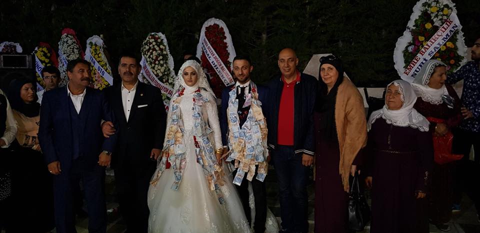 Mutlulukta Buluştular