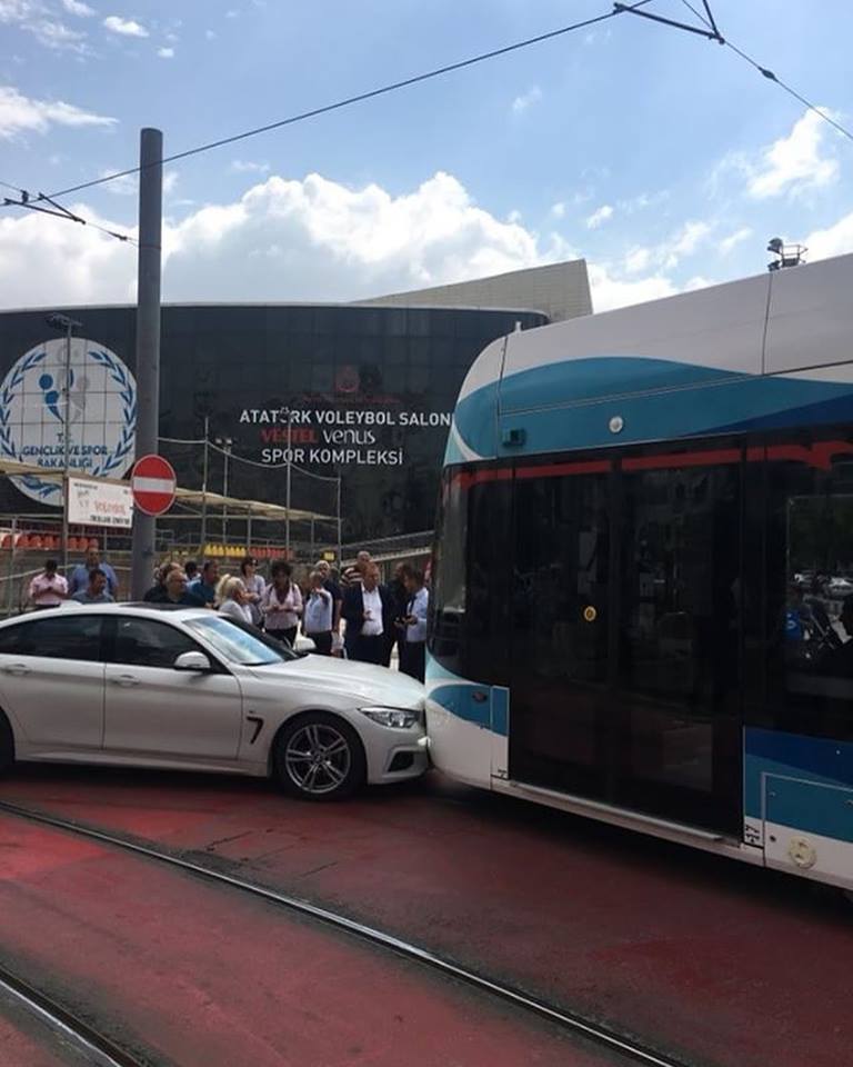 Yine tramvay, yine kaza....