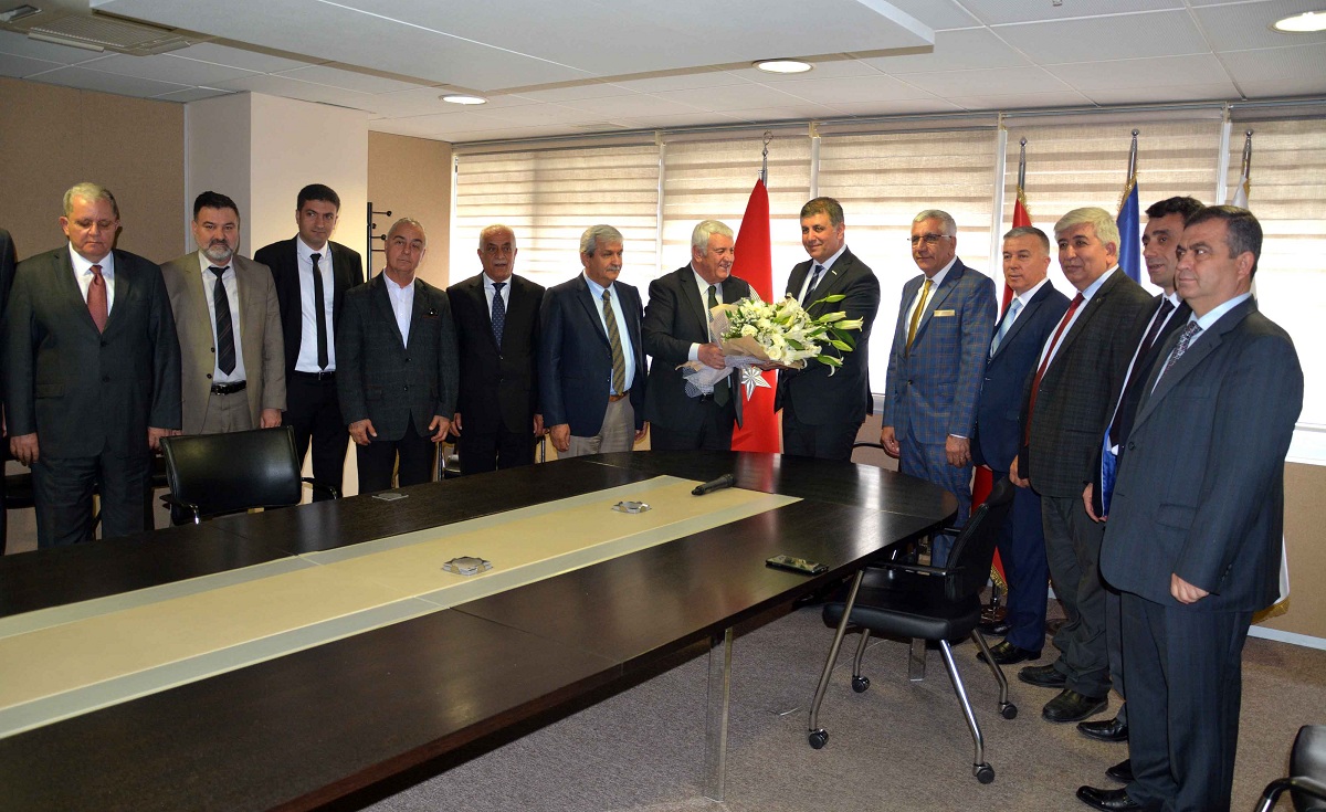 Başkan Tugay: Esnafın sorunlarını çözeceğiz