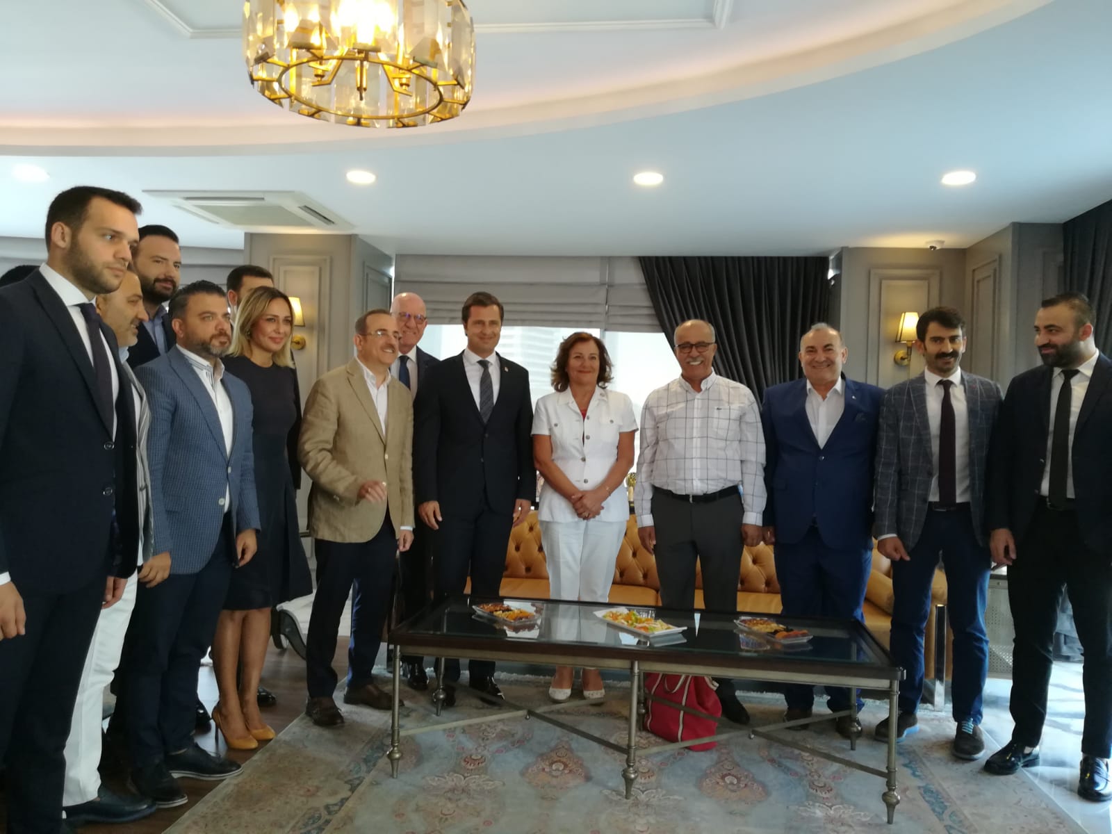 CHP’den AK Parti’ye samimi ziyaret! İzmir için birlikte yol alalım