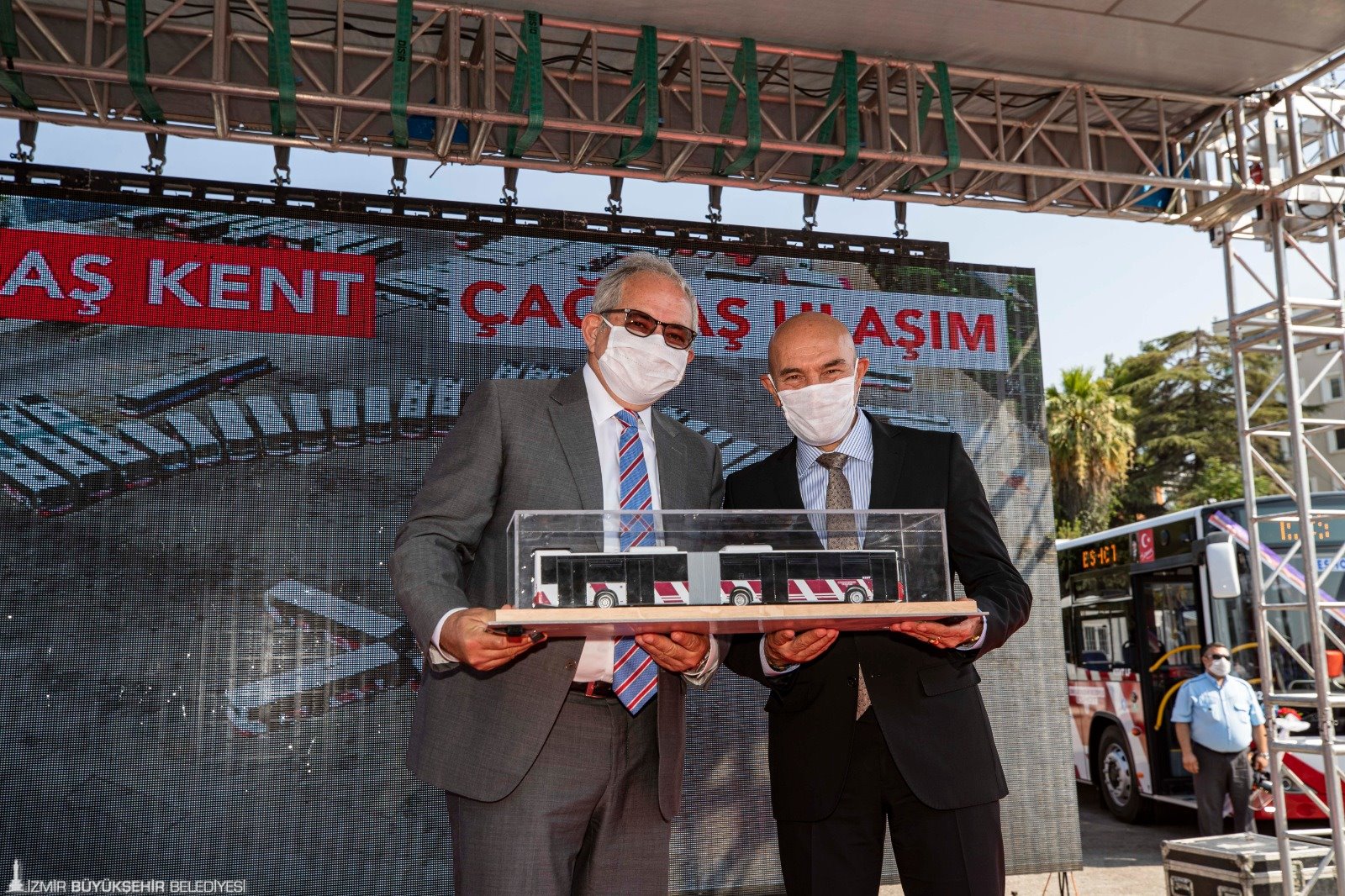 İzmir’de 52 yeni otobüs daha hizmete girdi