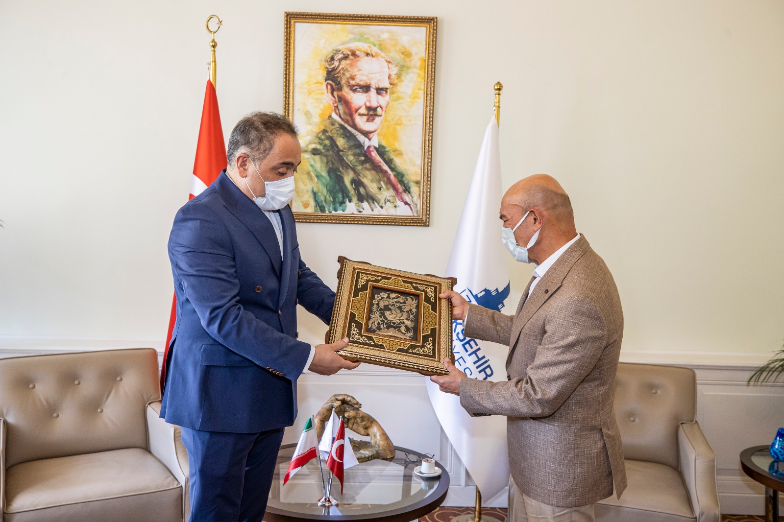 Başkan Soyer İran'ın İstanbul Başkonsolosunu ağırladı