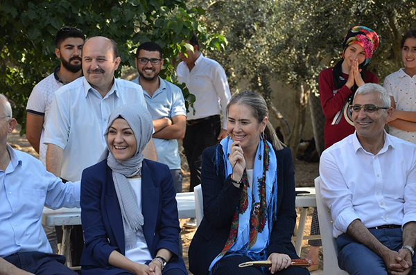 HİZMET AK PARTİNİN GENLERİNDE VAR