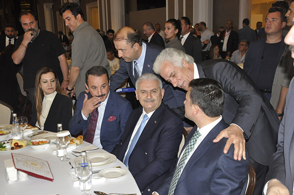 Salih Erkek Yazdı...