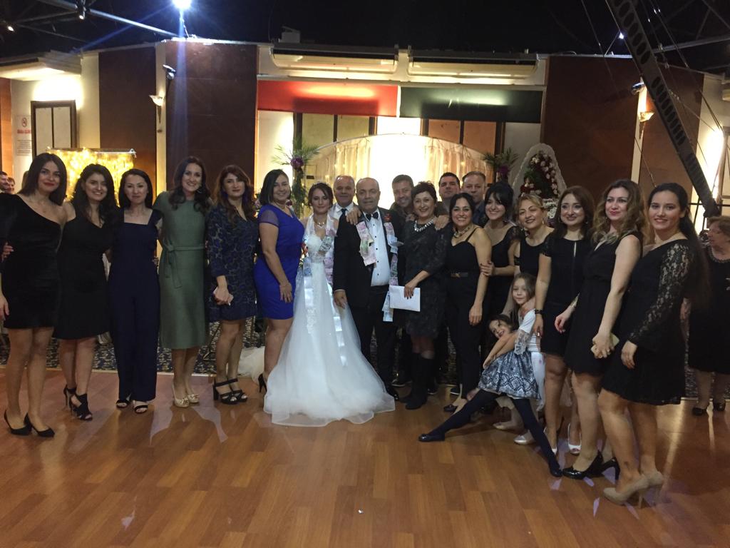 Özinan ve Dönmez ailelerinin mutlu günü